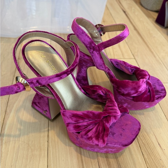 Circus by Sam Edelman Shoes - Circus NY Audrey Magenta Velvet Heels - size 6!